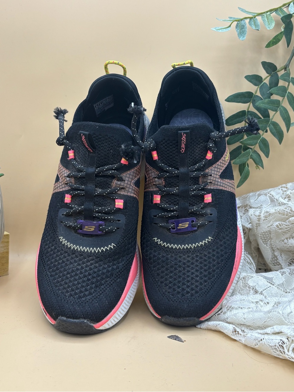 Skechers Mira Retro Row Women’s Size 9 Black Multi Color Athletic Sneakers